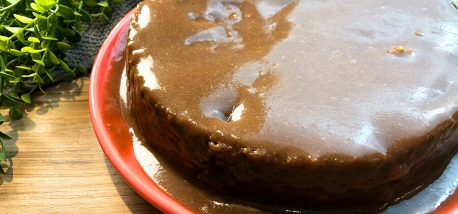 Bolo de Cenoura com Cobertura de Chocolate Vegano